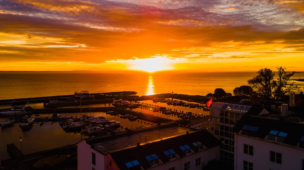 Solnedgang over havna, Grand Hotel Åsgårdstrand