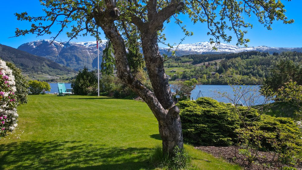 Hagen mot fjorden, Brakanes Hotel