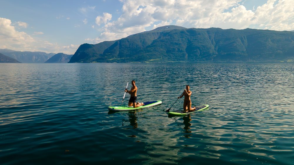 Padling på fjorden, Leikanger fjordhotell i Sognefjorden